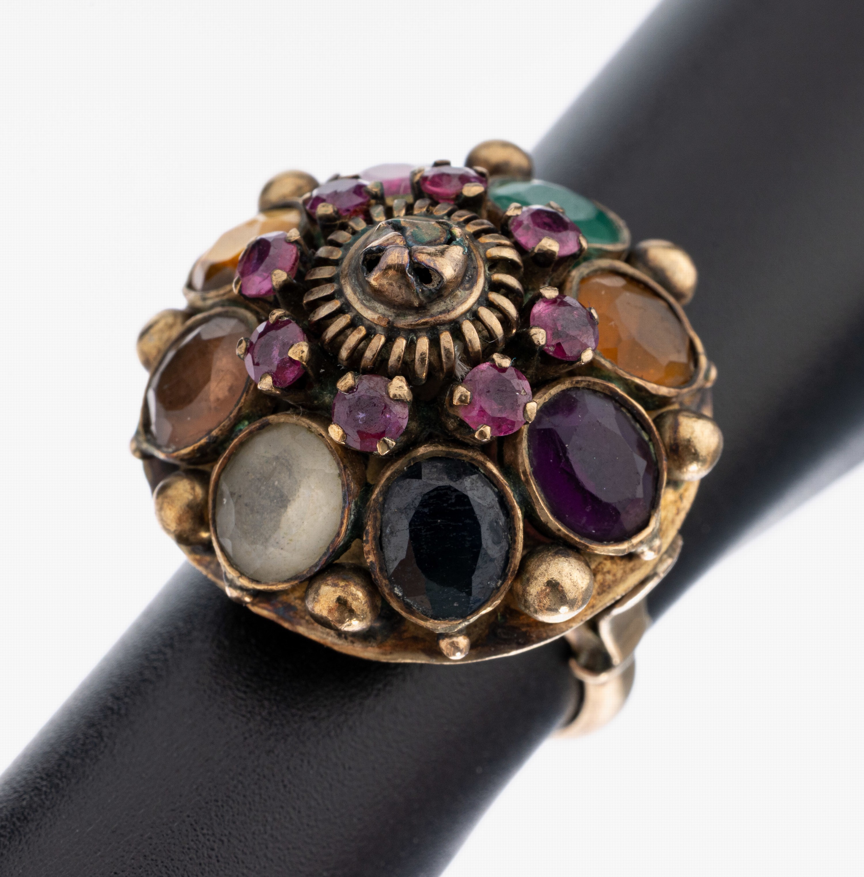 Image 27042850 - 14 kt Gold Farbstein-Pagodenring, GG 585/000, oval- und rundfacett. Farbsteine, u.a. ...