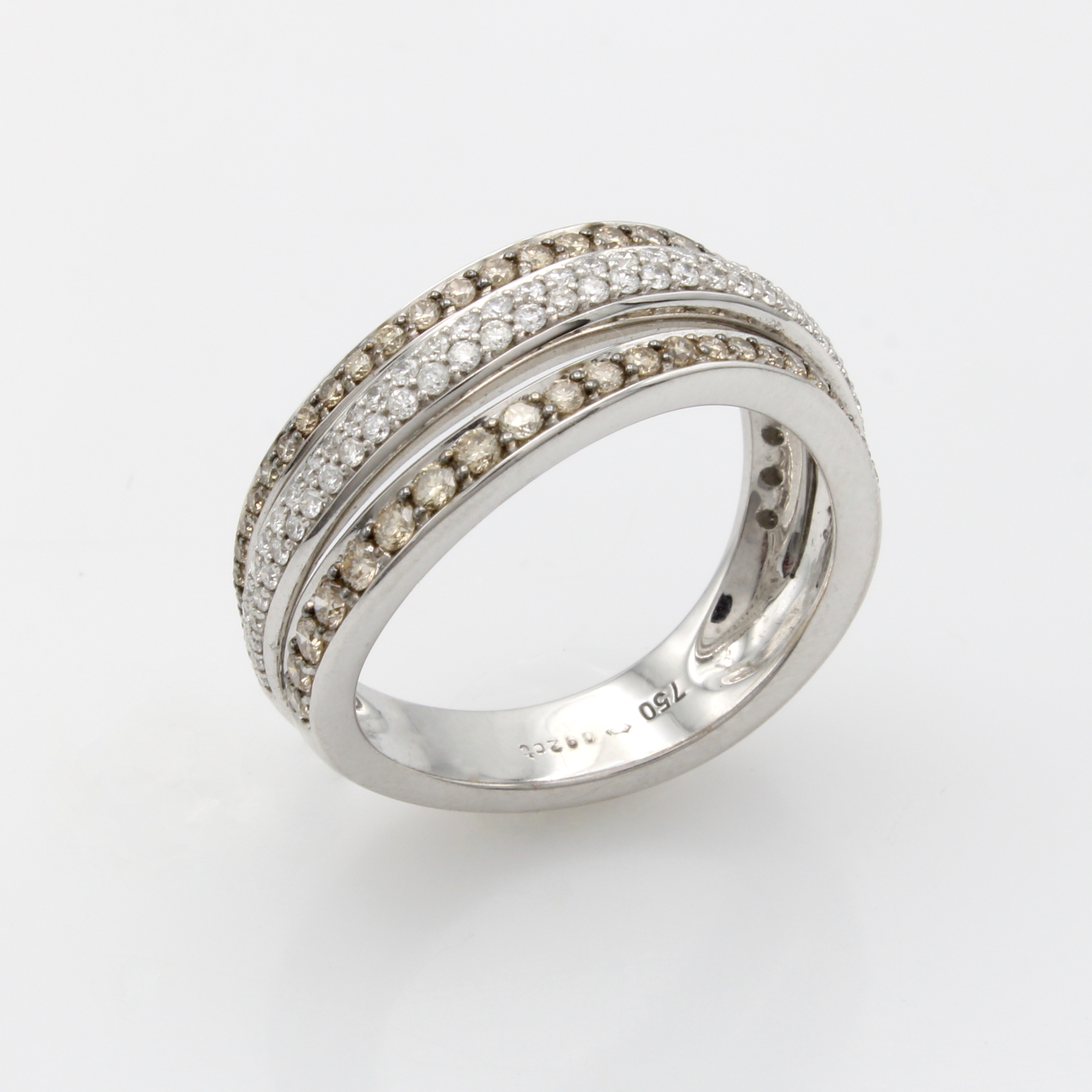 Image 27042870 - Ring mit Brillanten, WG 750/000, 3-rhg. gewellt, Brill. zus. ca. 0.4 ct Weiß/si u. 0.58 ...