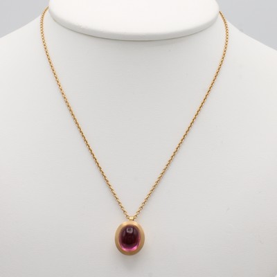 27042885a - Anhänger mit Rubellit an Kette, RG 750/000, ovaler Rubellitcabochon ca. 5 ct, L. ca. 40 ...