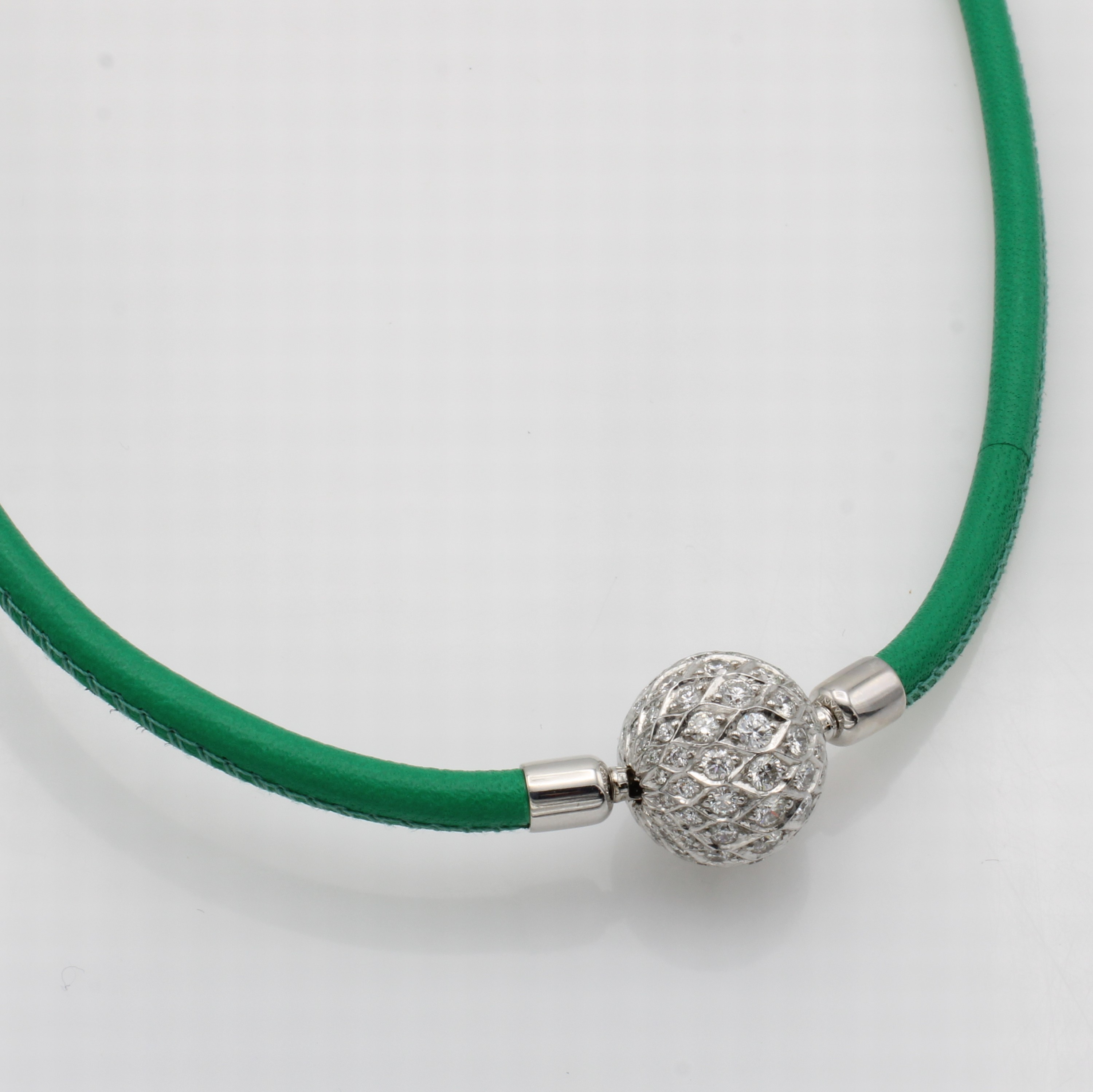 Image 27043279 - Schmuckschließe mit Brillanten an Nappaleder- collier, WG 750/000 Wechselkugelschließe ...