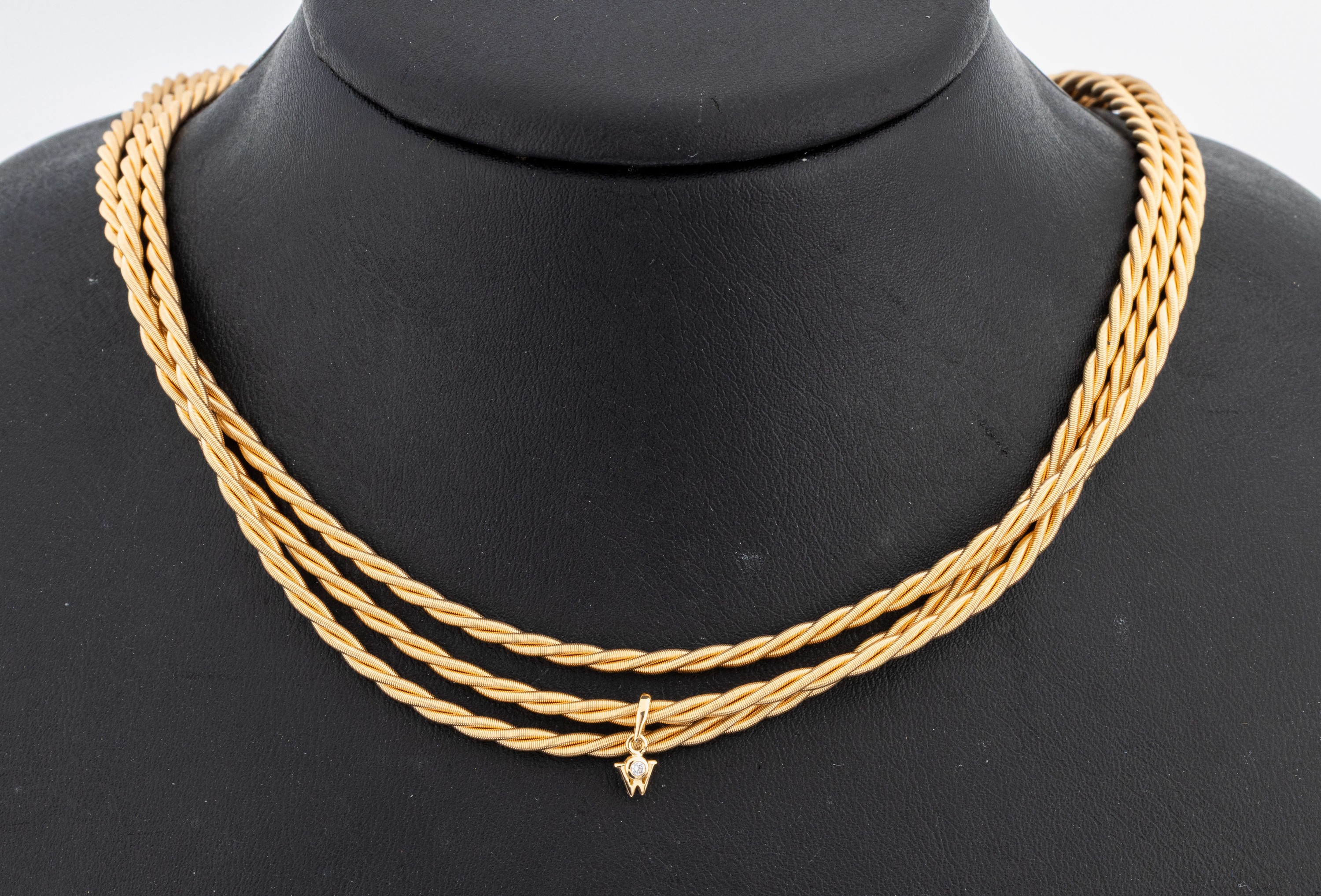 Image 27043452 - 18 kt Gold WELLENDORFF Collier, GG 750/000,Modell ´Silky Trio´, 3-rhg., fein sat. und ...