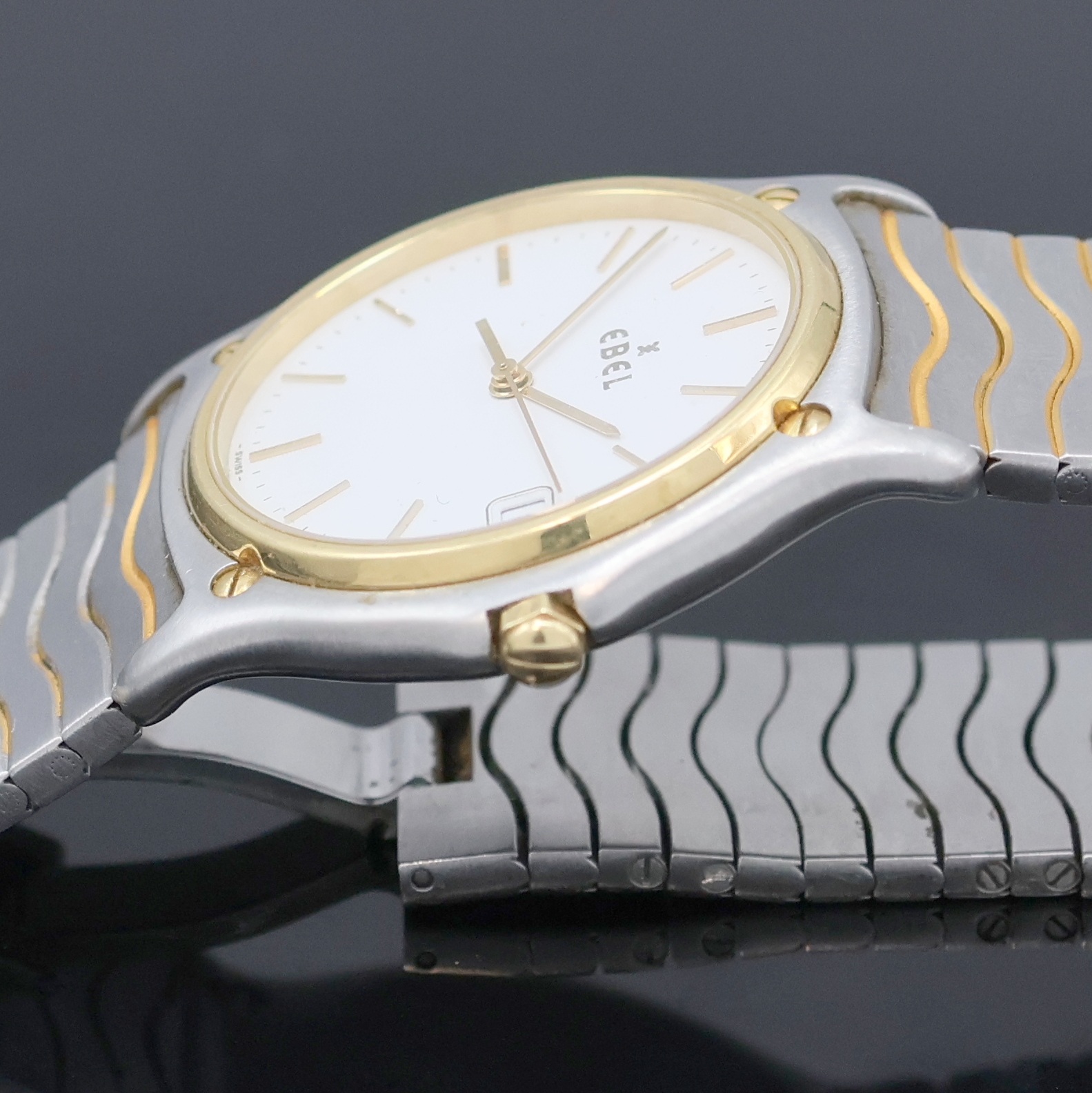 Detail d: EBEL Sport Classique Armbanduhr in Stahl Referenz E1187141, Schweiz um 2000, quarz, Stülpgeh., GG-Lünette 5-fach verschr., orig. Gliederband dopp. ...