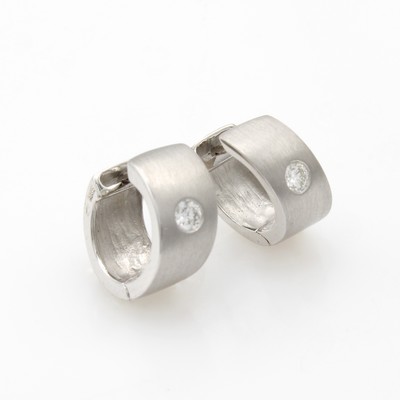 27043485a - Paar Creolen mit Brillanten, WG 585/000, z.T. matt., 2 Brill. zus. ca. 0.14 ct ...