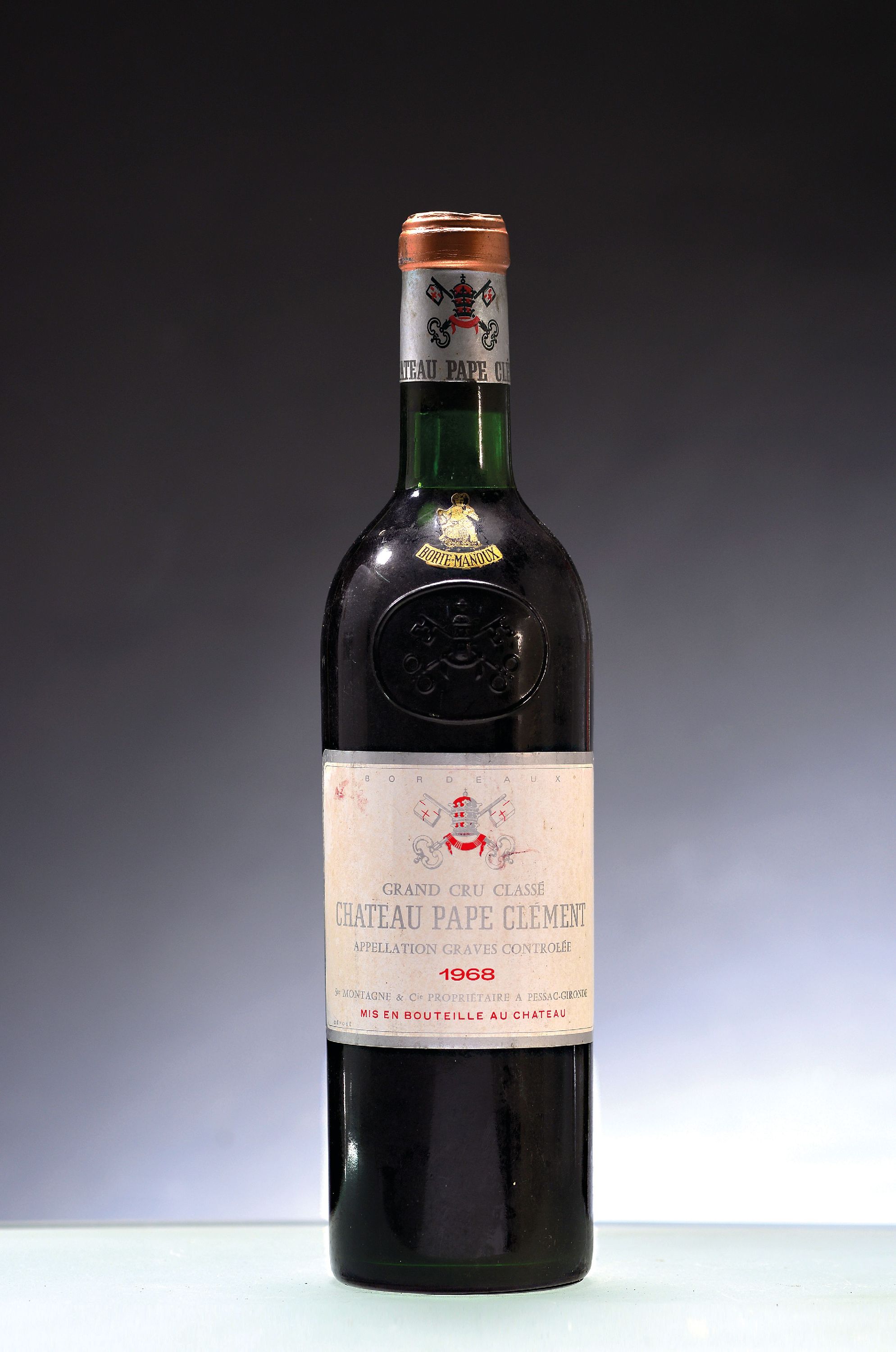 Image 27043524 - 1 Flasche 1968 Chateau Pape Clement, Graves, ca. 730ml, top shoulder