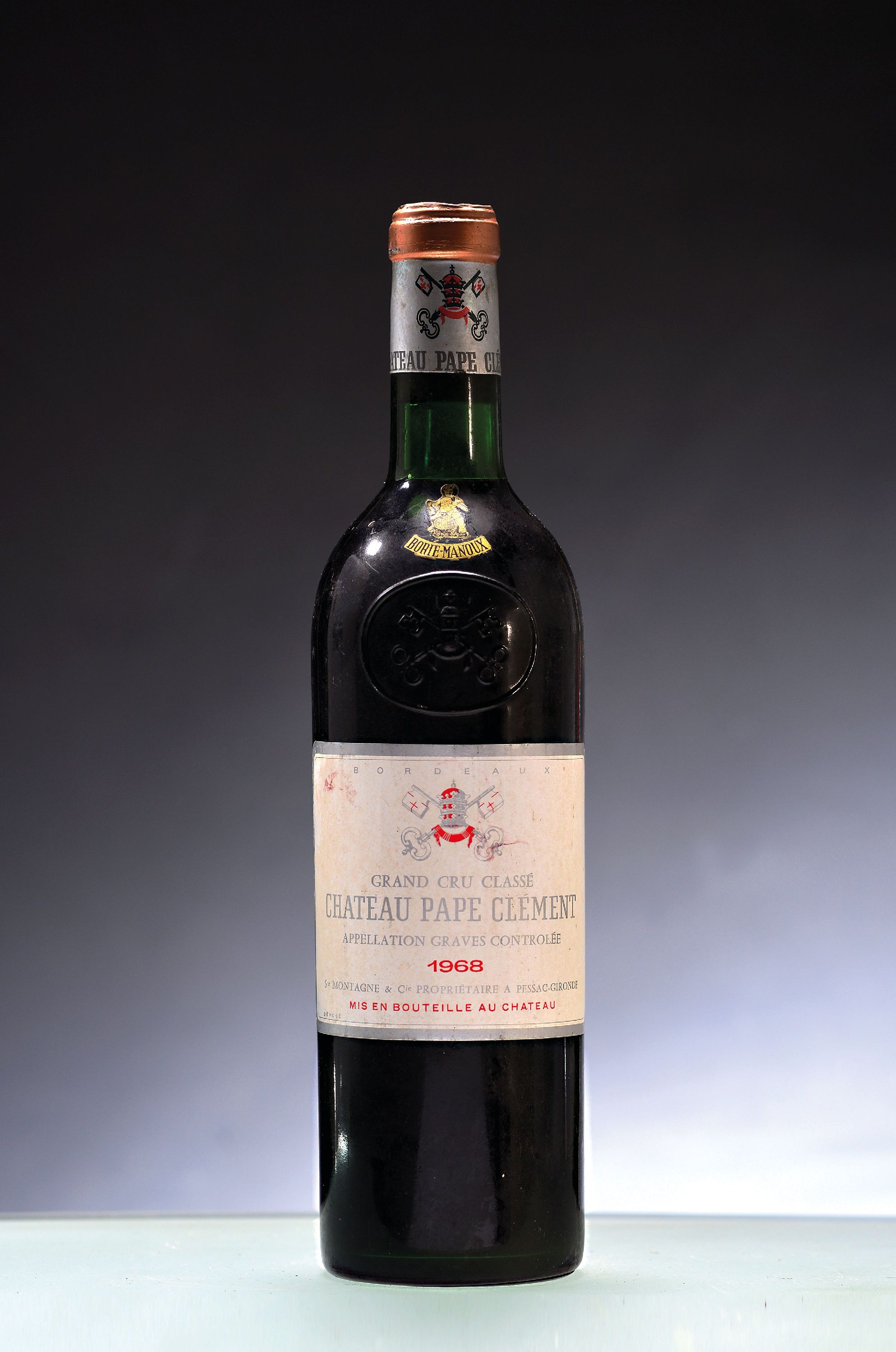 Detail a: 1 Flasche 1968 Chateau Pape Clement, Graves, ca. 730ml, top shoulder