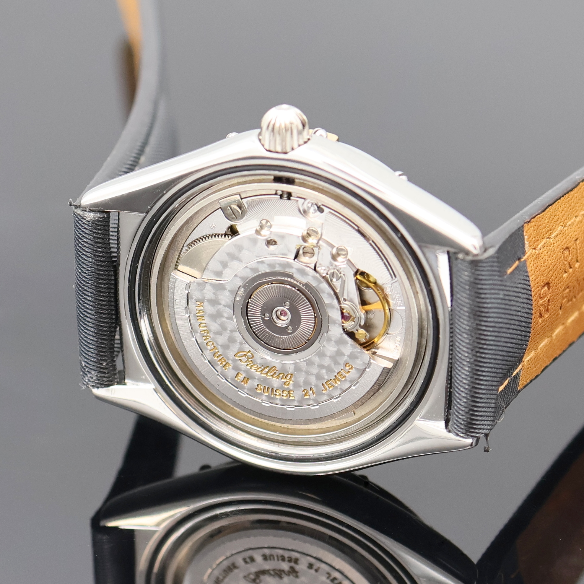 Detail e: BREITLING Antares World Armbanduhr mit 2. Zeitzone in Stahl Referenz B 32047, Schweiz um 1995, Automatik, Boden u. Krone verschr., Lünette beids. ...