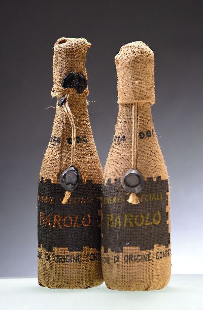 Image 2 Flaschen 1971 Villadoria Barolo DOCG, Piedmont, ca. 750ml, Leinenmantel mit ...