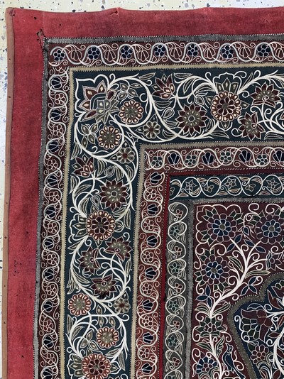 27043515g - ´Rascht´Susani´antik, Persien, 19.Jhd, Baumwoll-Stickerei, ca. 217 x 160 cm, EHZ: 3 ...