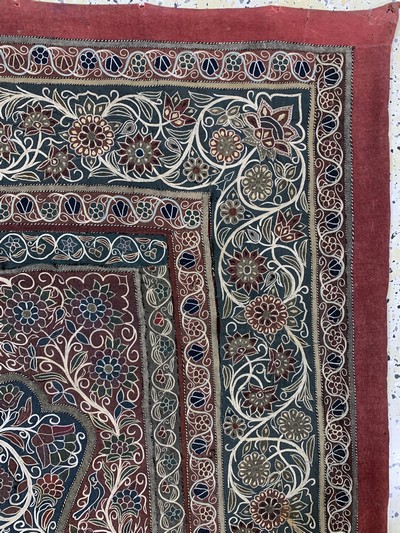 27043515i - ´Rascht´Susani´antik, Persien, 19.Jhd, Baumwoll-Stickerei, ca. 217 x 160 cm, EHZ: 3 ...