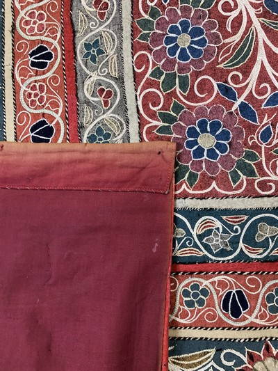 27043515l - ´Rascht´Susani´antik, Persien, 19.Jhd, Baumwoll-Stickerei, ca. 217 x 160 cm, EHZ: 3 ...