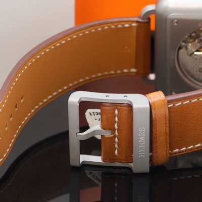 27043604b - HERMES Armbanduhr Serie Carre H Referenz TI2.710,# Automatik, Edelstahlgeh. inkl. orig. ...