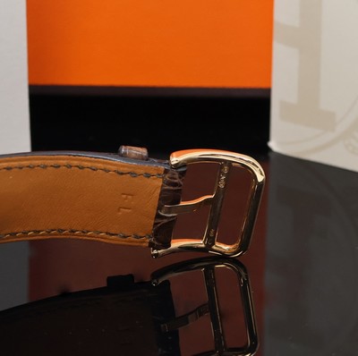 27043606c - HERMES Armbanduhr Serie Arceau in Rosegold 750/000 Referenz AR8.67a, Automatik, beids. ...