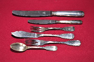 27043668a - Umfangreiches Besteckset Augsburger Faden, Wilkens, Bremen, 800er-Silber, 12 ...