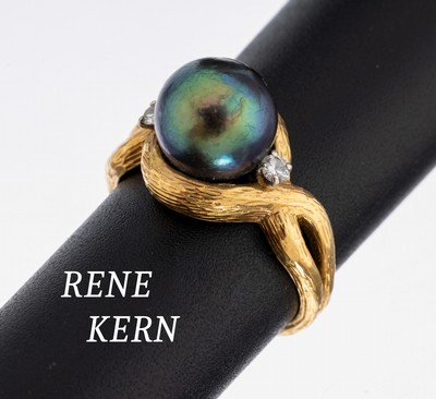 Image 18 kt gold RENE KERN pearl-brilliant-ring , YG 750/000, surface struct., cultured ...
