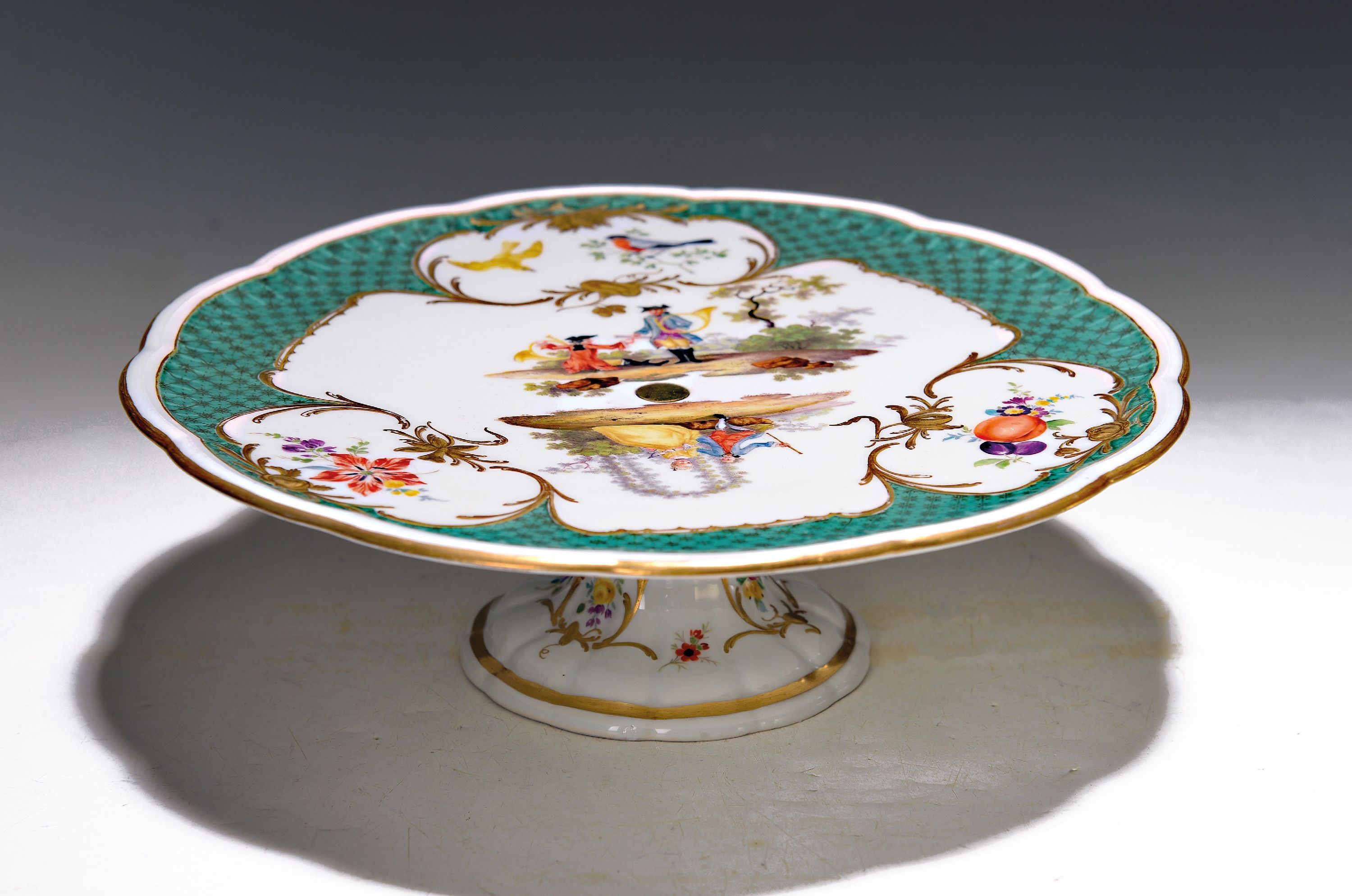 Image 27043887 - Seltener Tafelaufsatz, Platte mit Fuß, Meissen, um 1765, Porzellan, grüner Dekor, in ...