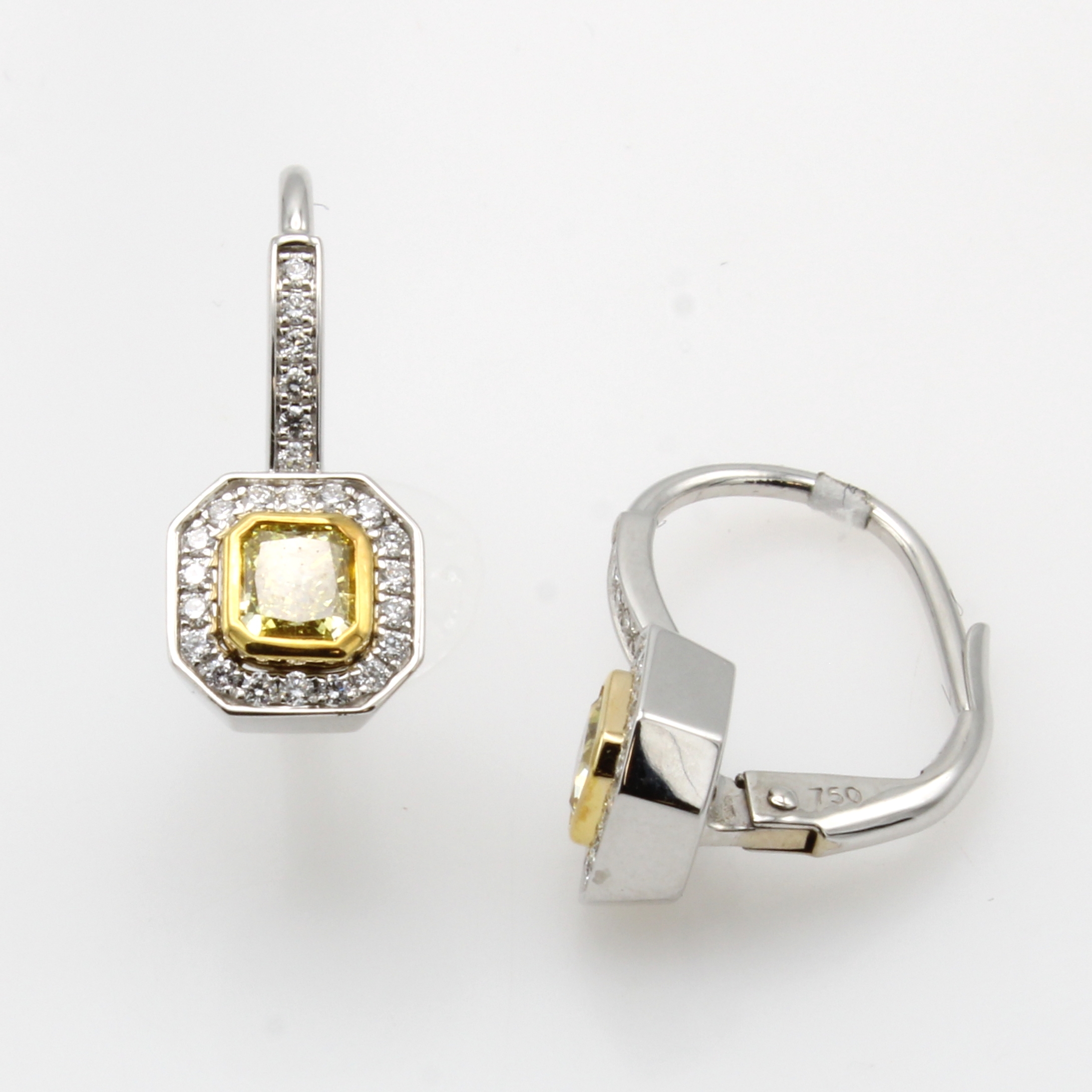 Image 27043975 - Paar Ohrgehänge mit Diamanten und Brillanten, GG/WG 750/000, 2 Diam.-Achtecke zus. ca. ...