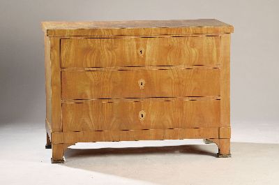 Image Biedermeier-Kommode, um 1820, Kirschbaumfurnier, 3 Schubladen, Pfostenfüsse in schwarz ...