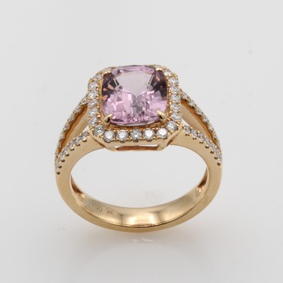 Image Ring mit Spinell und Brillanten, RG 750/000, Spinell im Antikschliff ca. 3.49 ct u. ...