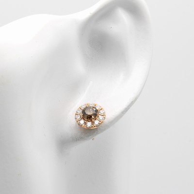 27043994b - Paar Ohrstecker mit Brillanten, RG 750/000, 2 Brill. zus. ca. 1.11 ct braun nat./vs u. ...