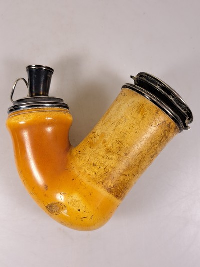 27043998f - Zwei Meerschaumpfeifen aus dem Besitz der Familie Tolstoy, Finnland, um 1800, ...