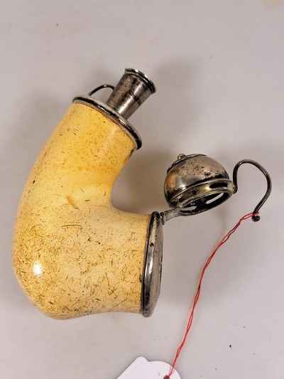 27043998j - Zwei Meerschaumpfeifen aus dem Besitz der Familie Tolstoy, Finnland, um 1800, ...