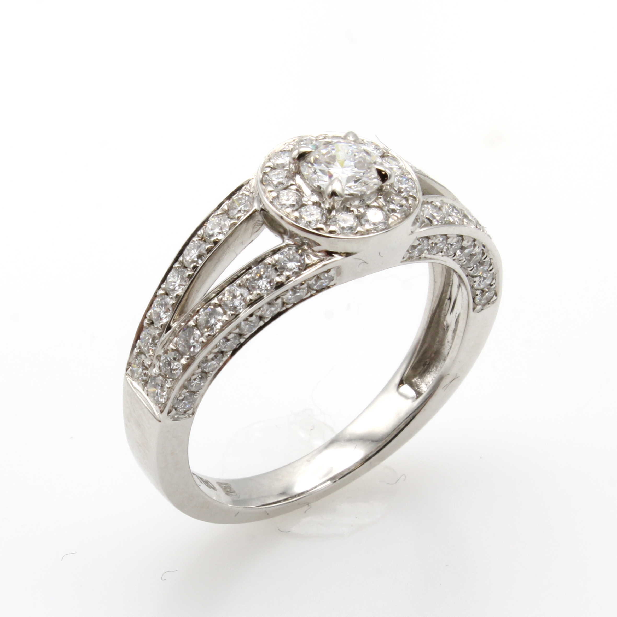 Image 27044003 - Ring mit Brillanten, WG 750/000, Mittelstein ca. 0.30 ct und 72 Brill. zus. ca. 0.91 ct ...