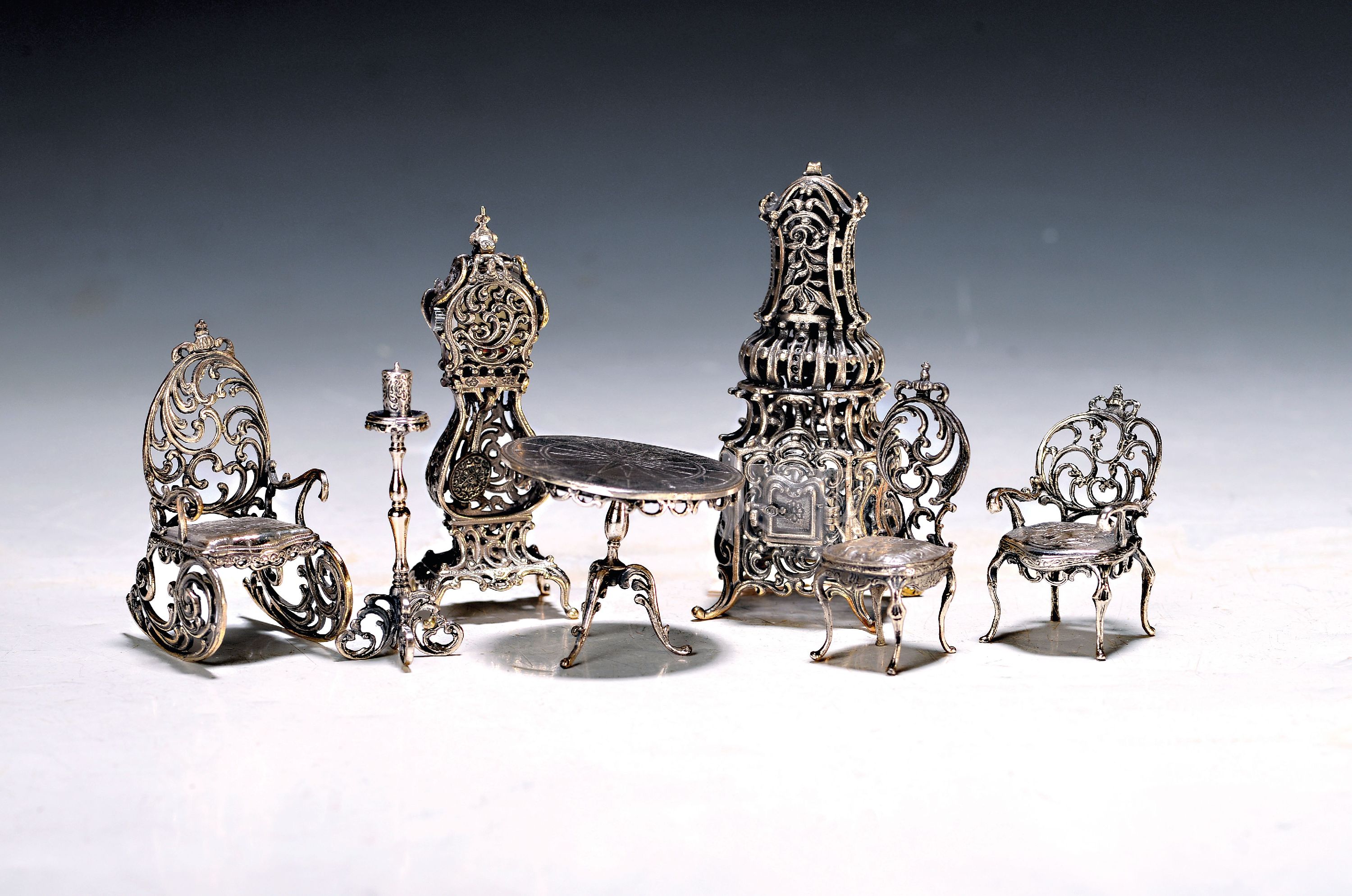 Image 27044008 - Set aus 7 Miniaturmöbeln, Gebrüder Kühn, 925er Sterling Silber, Rokokostil, ...