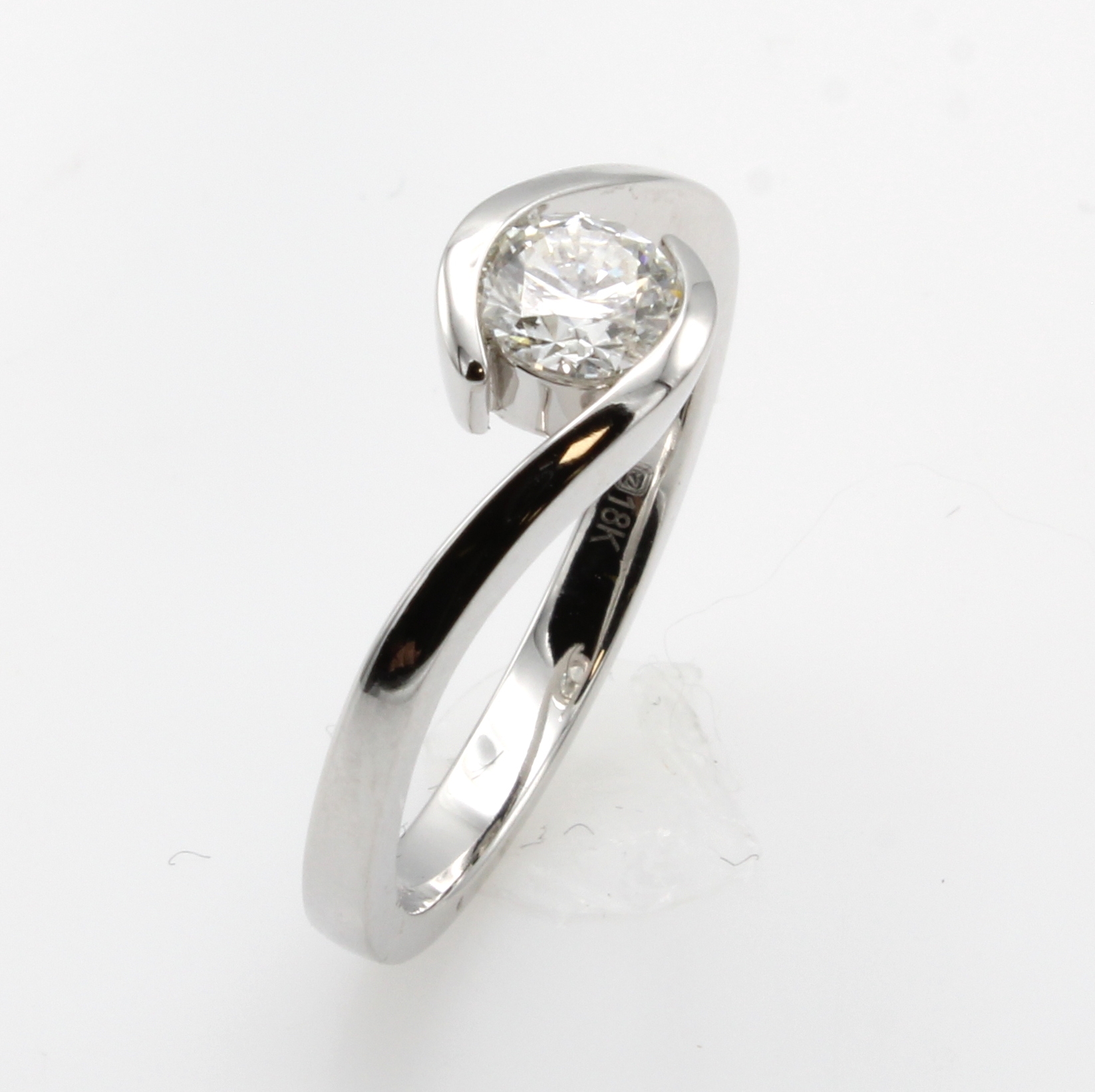 Image 27044062 - Ring mit Brillantsolitär, WG 750/000, Brill. 0.50 ct feines Weiß(G)/si1 mit Expertise, ...