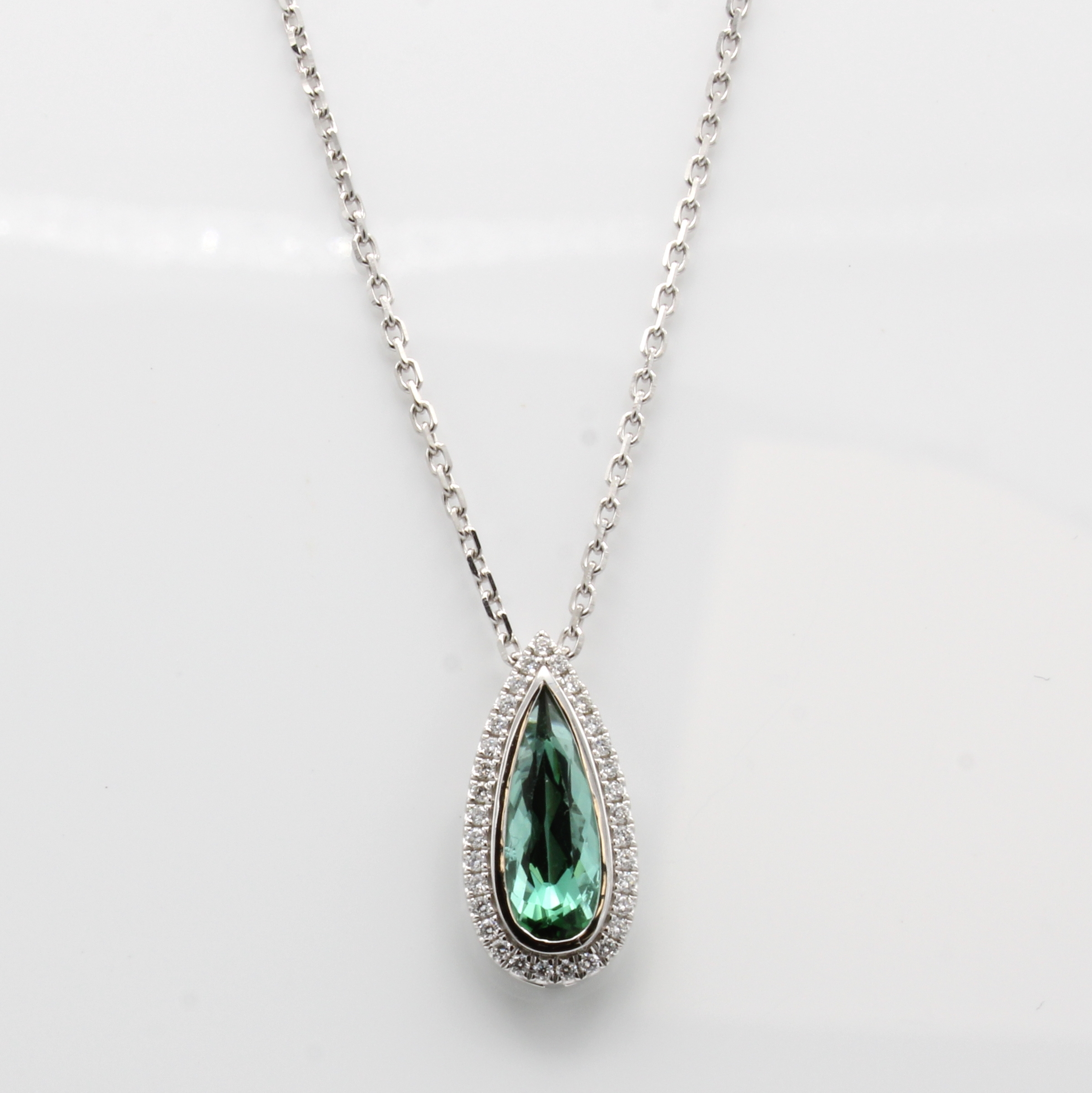 Image 27044068 - Collier mit Turmalin und Brillanten, WG 750/000, tropfenförm. Turmalin ca. 2.17 ct, ...
