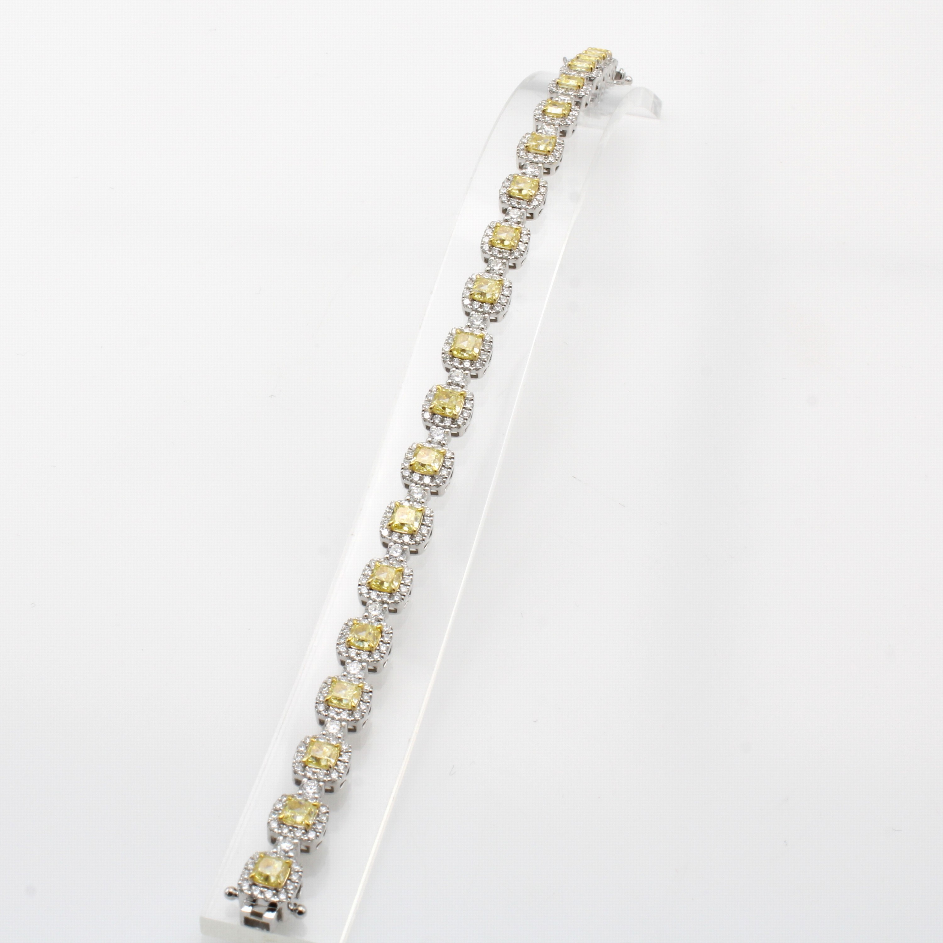 Image 27044073 - Armband mit Diamanten und Brillanten, WG 750/000, 20 Diam. im Cushionschliff zus. ca. ...