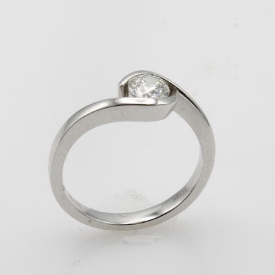 27044062a - Ring mit Brillantsolitär, WG 750/000, Brill. 0.50 ct feines Weiß(G)/si1 mit Expertise, ...