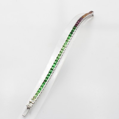 27044063a - Armband mit Grossularen, WG 750/000, Kastenschl., 47 Grossularcarrées in versch. Farben ...