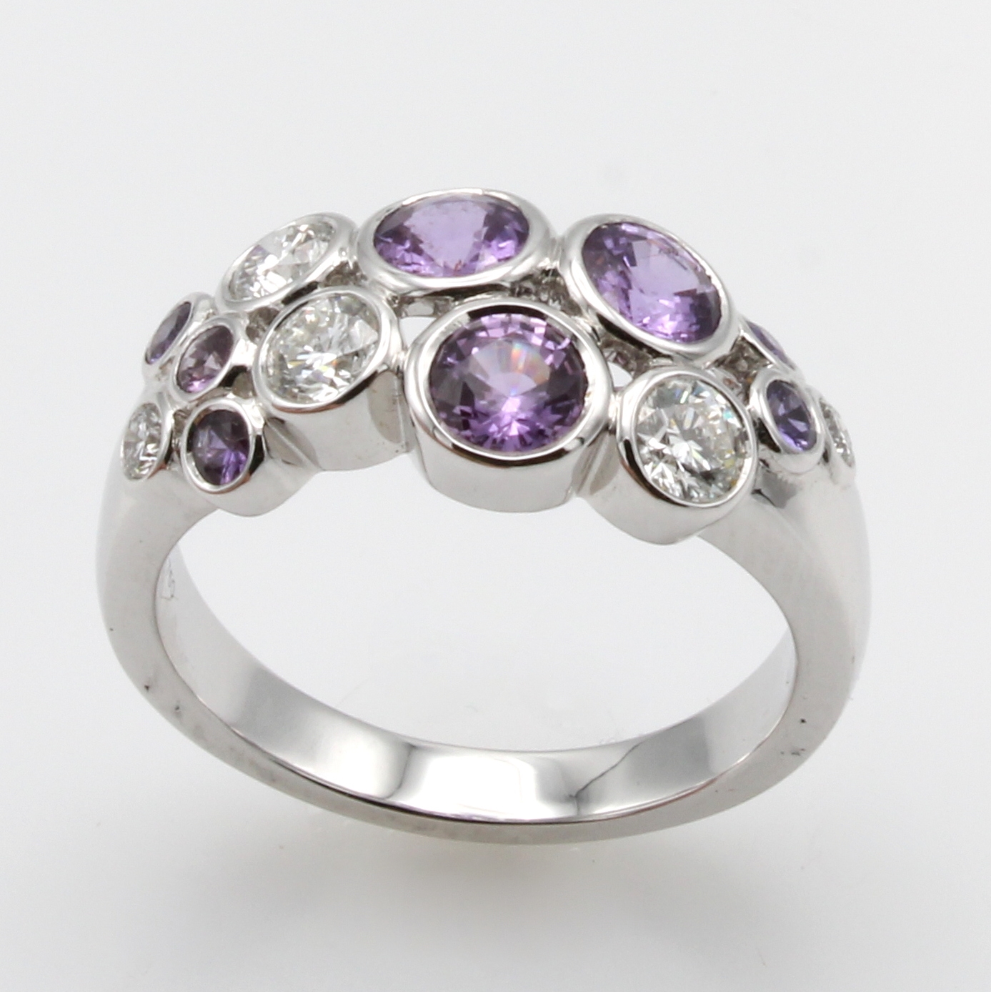 Image 27044464 - Ring mit Brillanten und Saphiren, WG 750/000, 5 Brill. zus. ca. 0.56 ct feines Weiß/vs, ...