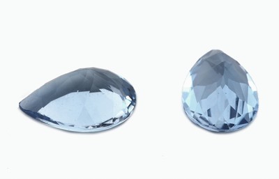 27044473a - Lot 2 lose Aquamarin-Tropfen, zus. ca. 6.72 ct, 1 x 12.79 x 8.57 x 5.66 mm, 1 x 13.21 x ...