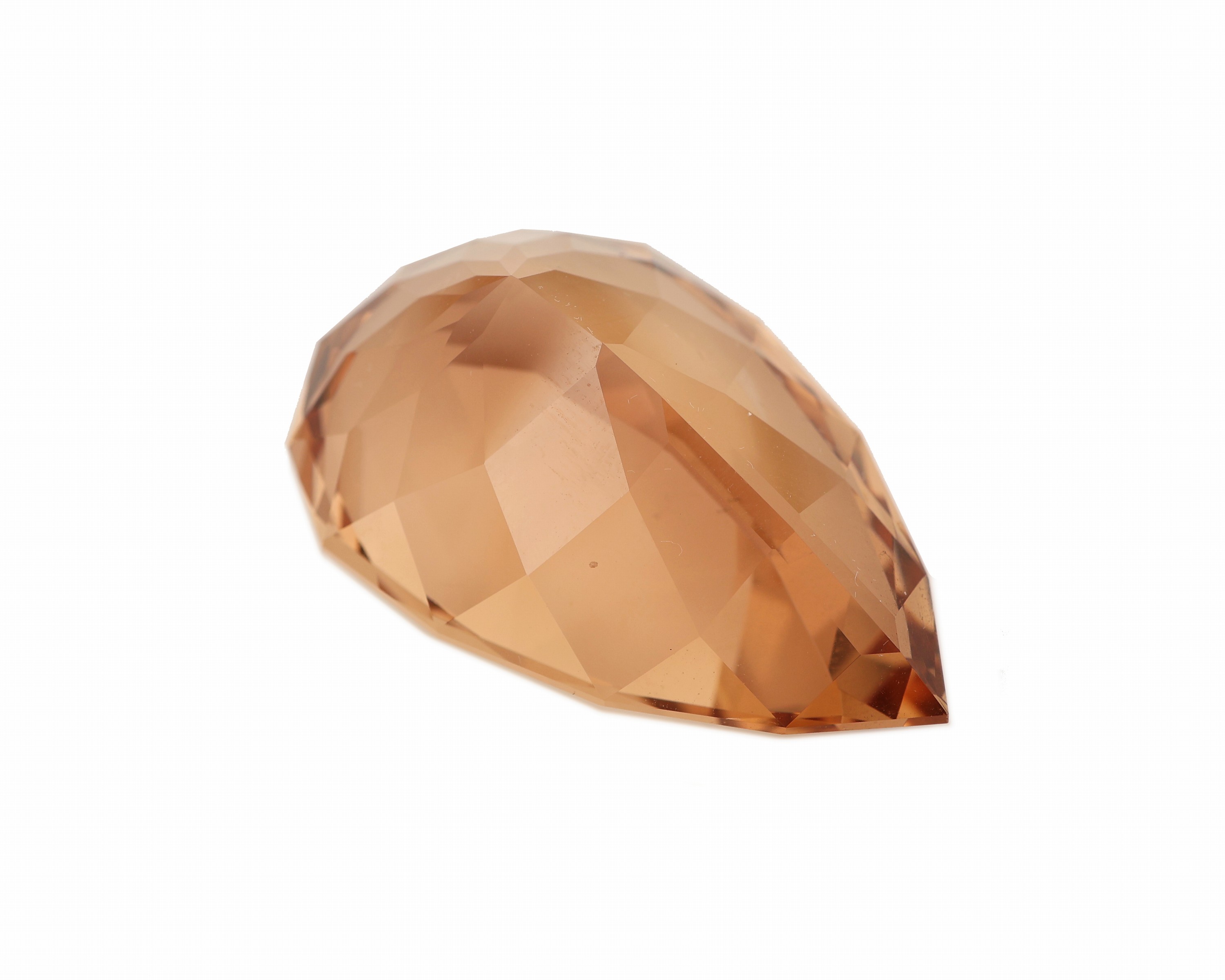Detail b: Loser Imperial Topas, ca. 105.88 ct, facett. Tropfen, ca. 38.40 x 24.00 x 17.35 mm, Light Reddish Orange