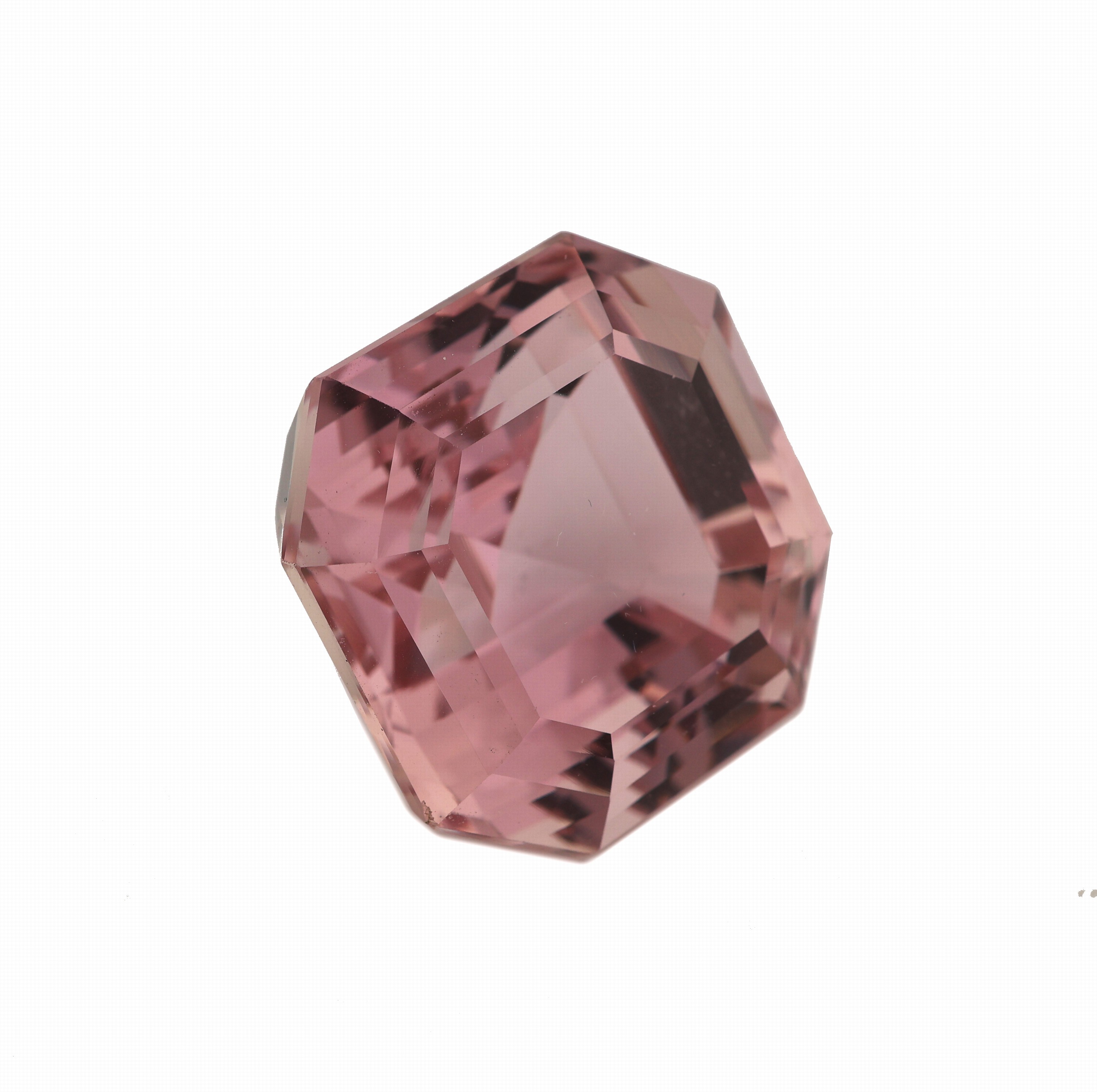 Detail a: Loser Kunzit, ca. 62.85 ct, Asscher Cut, ca. 22.50 x 22.10 x 17.00 mm