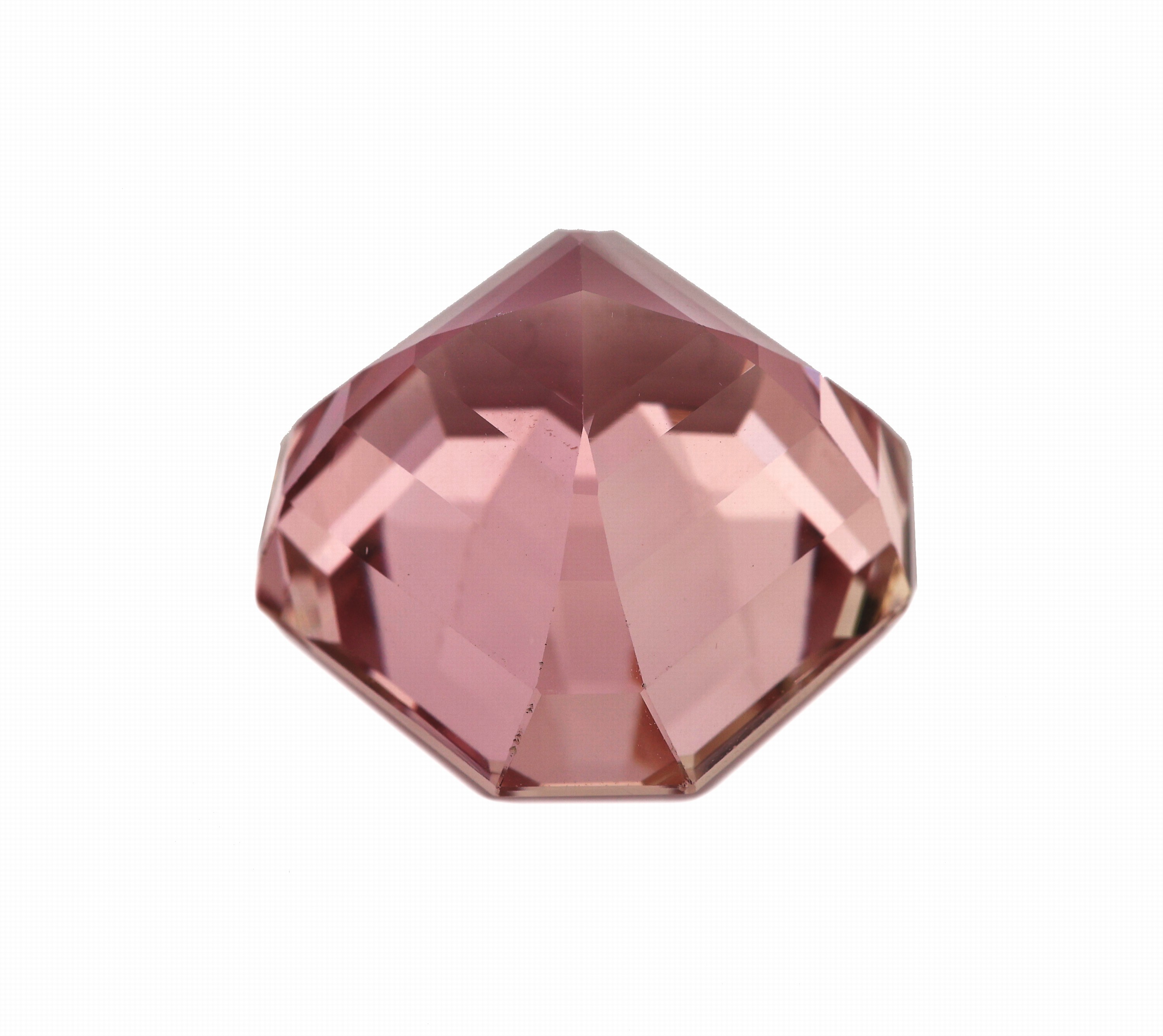 Detail b: Loser Kunzit, ca. 62.85 ct, Asscher Cut, ca. 22.50 x 22.10 x 17.00 mm