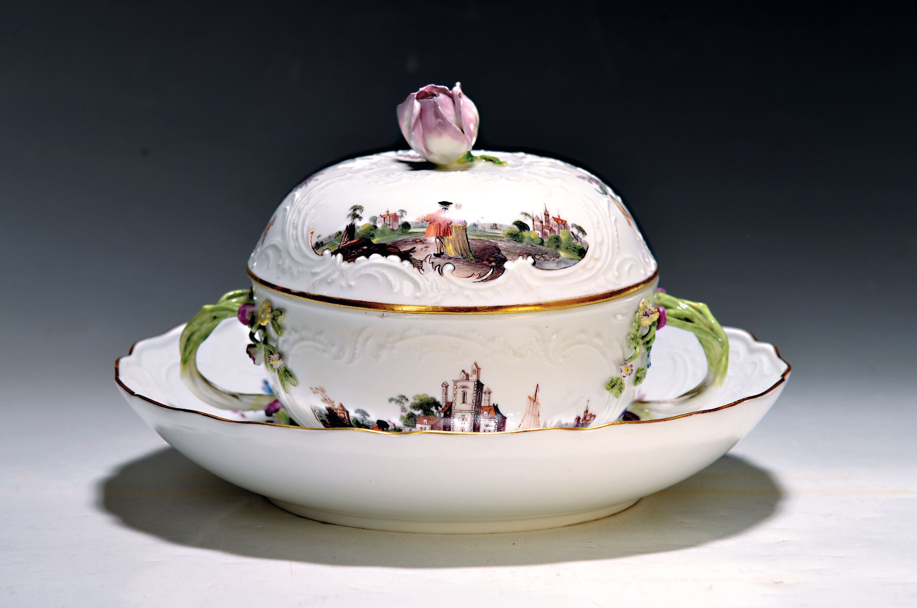 Image 27044547 - Small lidded tureen/lidded bowl with presentoir/plate, Meissen, around 1745/50, ...