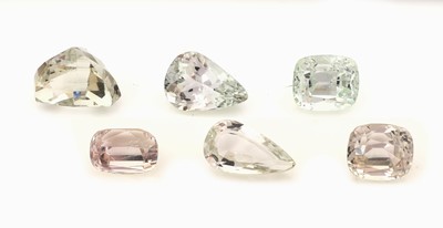 Image Lot 6 lose Hiddenite, zus. ca. 83.42 ct, versch. Schliffformen und Farbnuancen ...