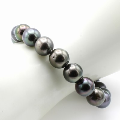 27044543a - Flexibles Armband mit Tahitizuchtperlen, dunkle Perlen, D. ca. 10.5-11 mm Schätzpreis: ...
