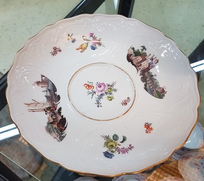 27044547m - Small lidded tureen/lidded bowl with presentoir/plate, Meissen, around 1745/50, ...