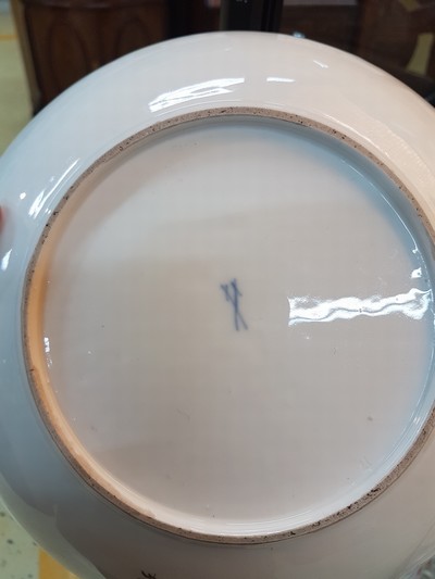 27044547o - Small lidded tureen/lidded bowl with presentoir/plate, Meissen, around 1745/50, ...