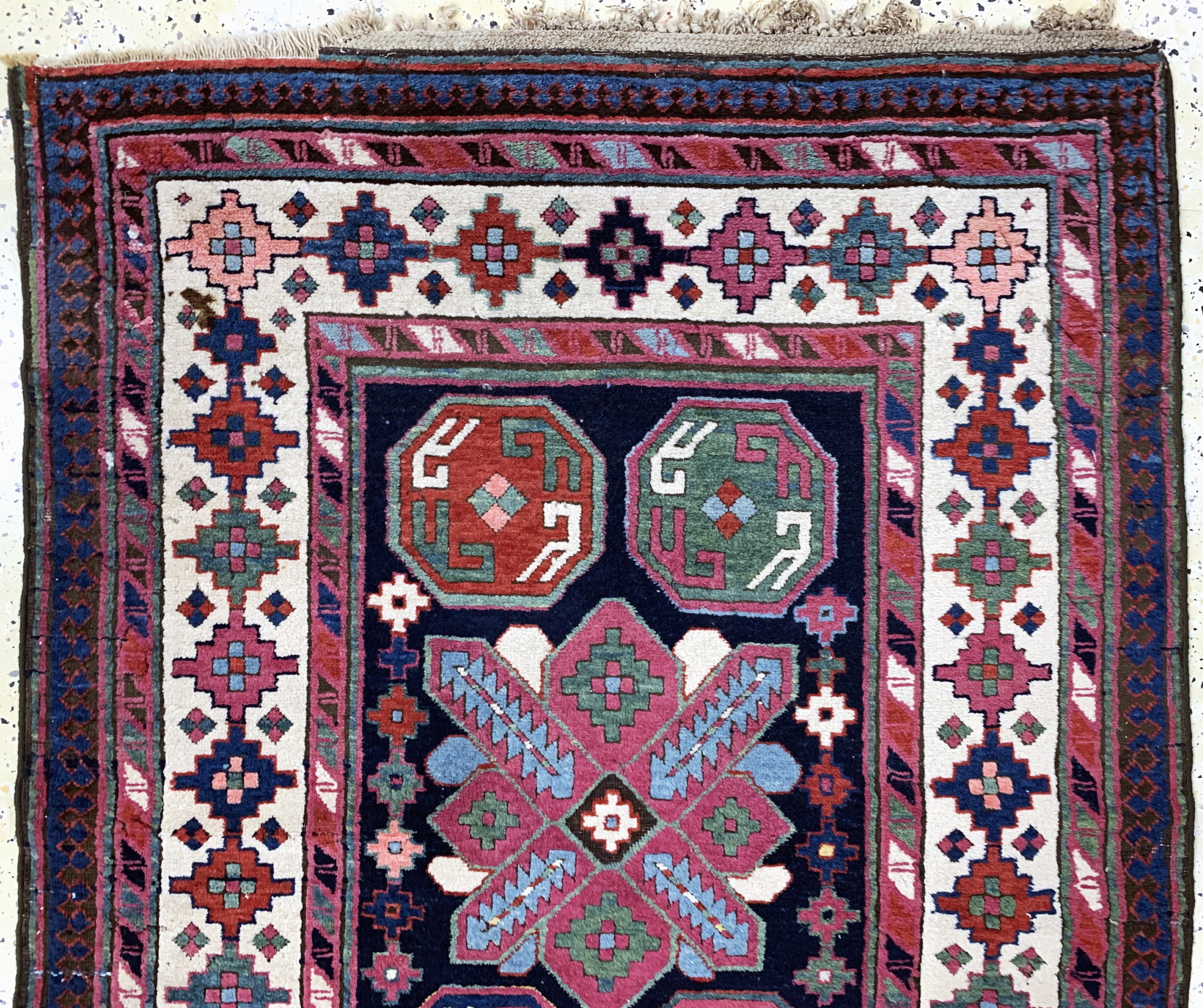 Detail a: Antiker"Lenkoran"Kazak, Kaukasus, um 1900, Wolle auf Wolle, ca. 268 x 103 cm, EHZ: 2-3, (restauriert)