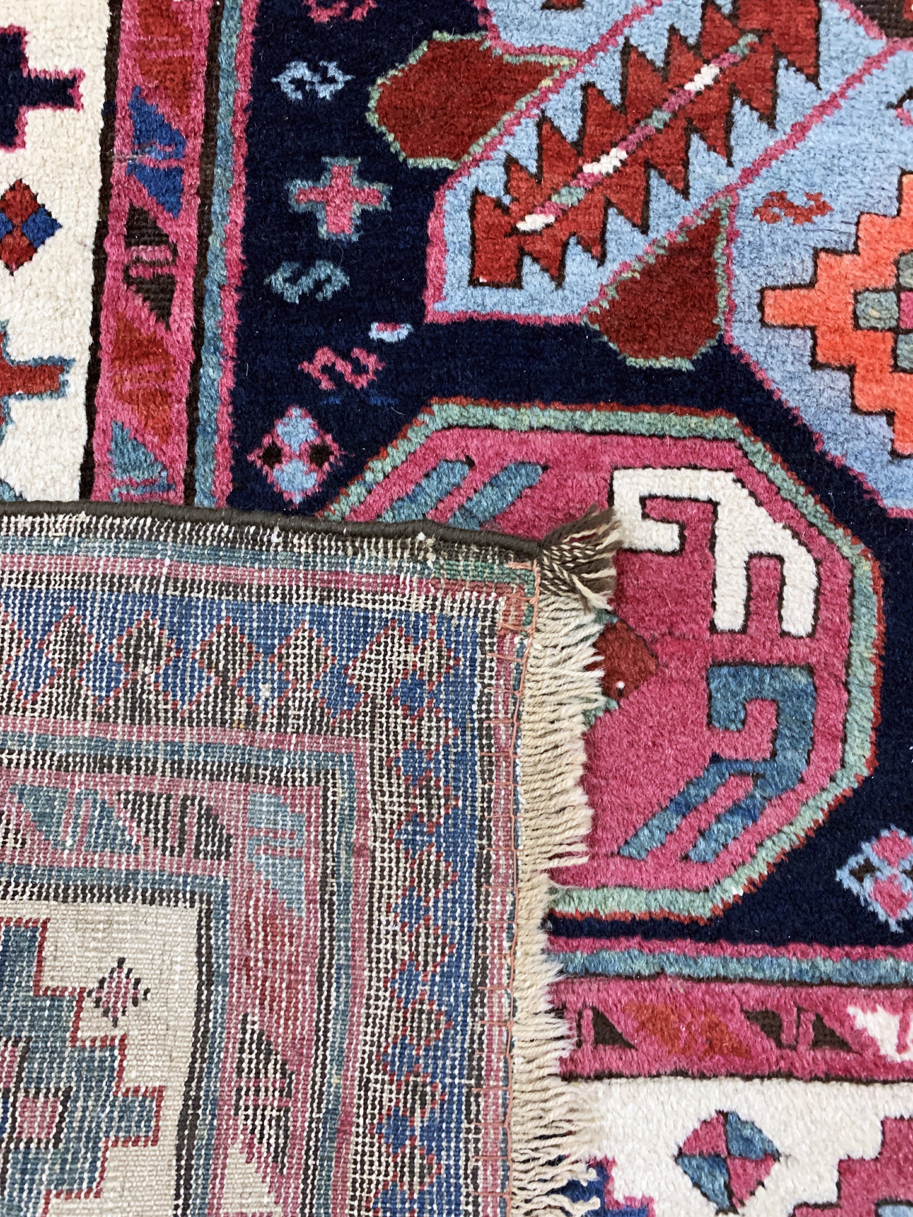 Detail f: Antiker"Lenkoran"Kazak, Kaukasus, um 1900, Wolle auf Wolle, ca. 268 x 103 cm, EHZ: 2-3, (restauriert)