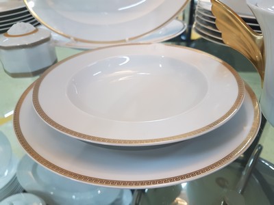 27044746d - Speiseservice für 7 Personen, Rosenthal, Entwurf Gianni Versace, Modell Medaille Meandre ...