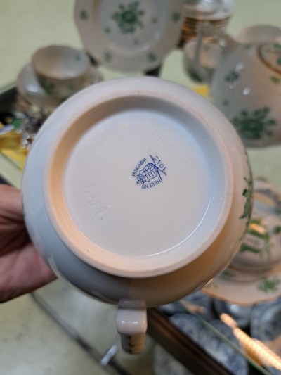 27044749g - Umfangreiches Service, Herend, Nanking bouquet/Niang vert, 20. Jh, Pfingstrose mit ...