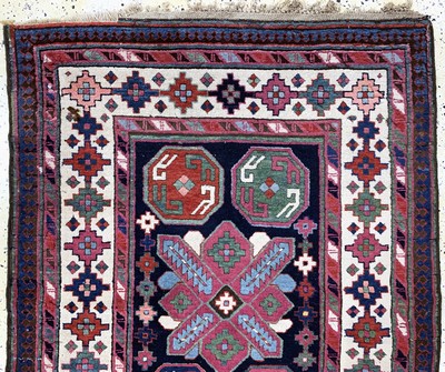 27044750a - Antiker´Lenkoran´Kazak, Kaukasus, um 1900, Wolle auf Wolle, ca. 268 x 103 cm, EHZ: 2-3, ...