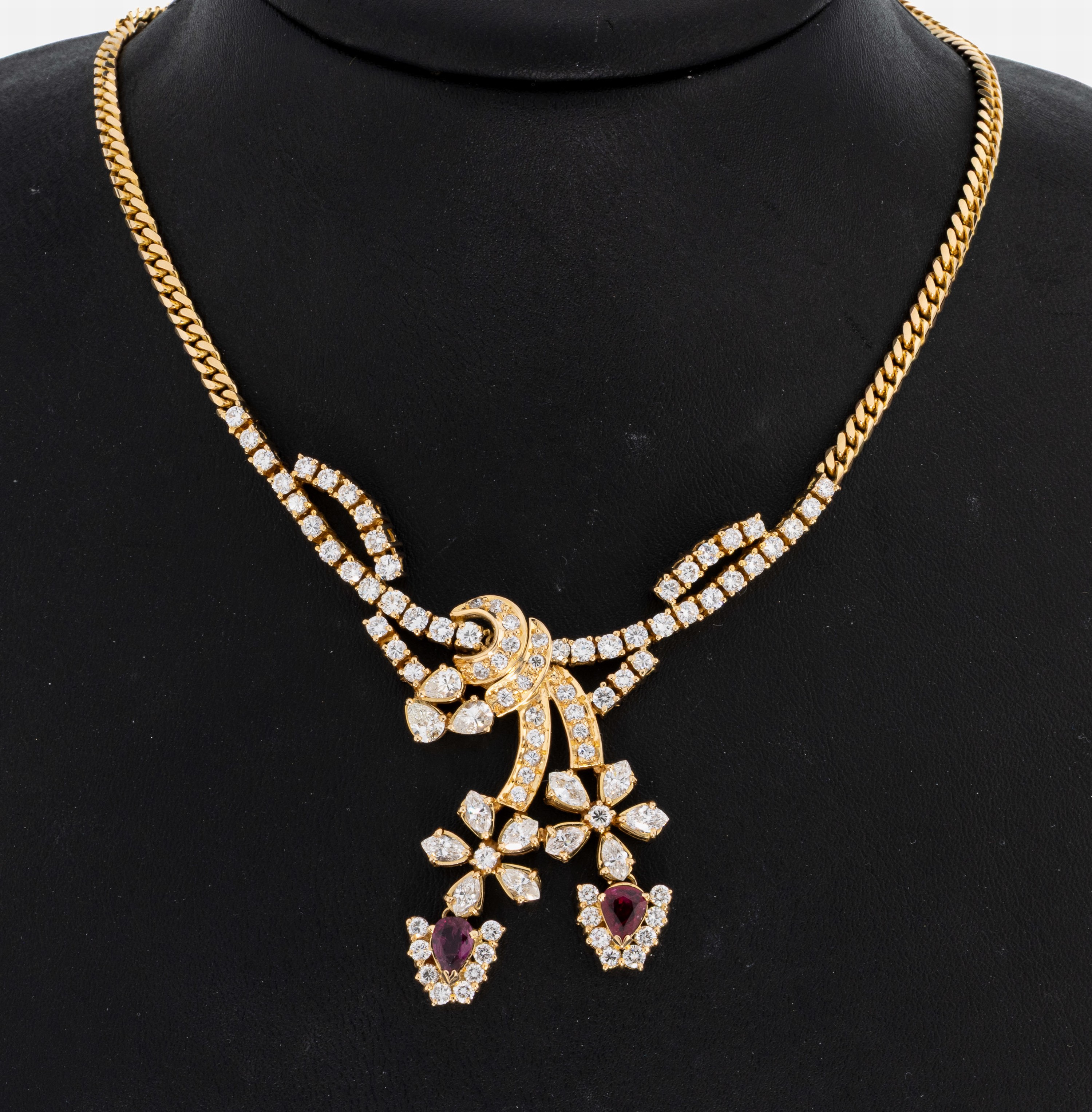Image 27044978 - 18 kt Gold Diamant-Rubin-Collier, GG 750/000, blütenf. Mittelteil, 72 Brillanten 3 ...