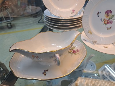 27044909b - Teile eines Tafelservice, KPM, Berlin, Anfang 20.Jh., Porzellan, Alt-Ozier, Reliefzier, ...