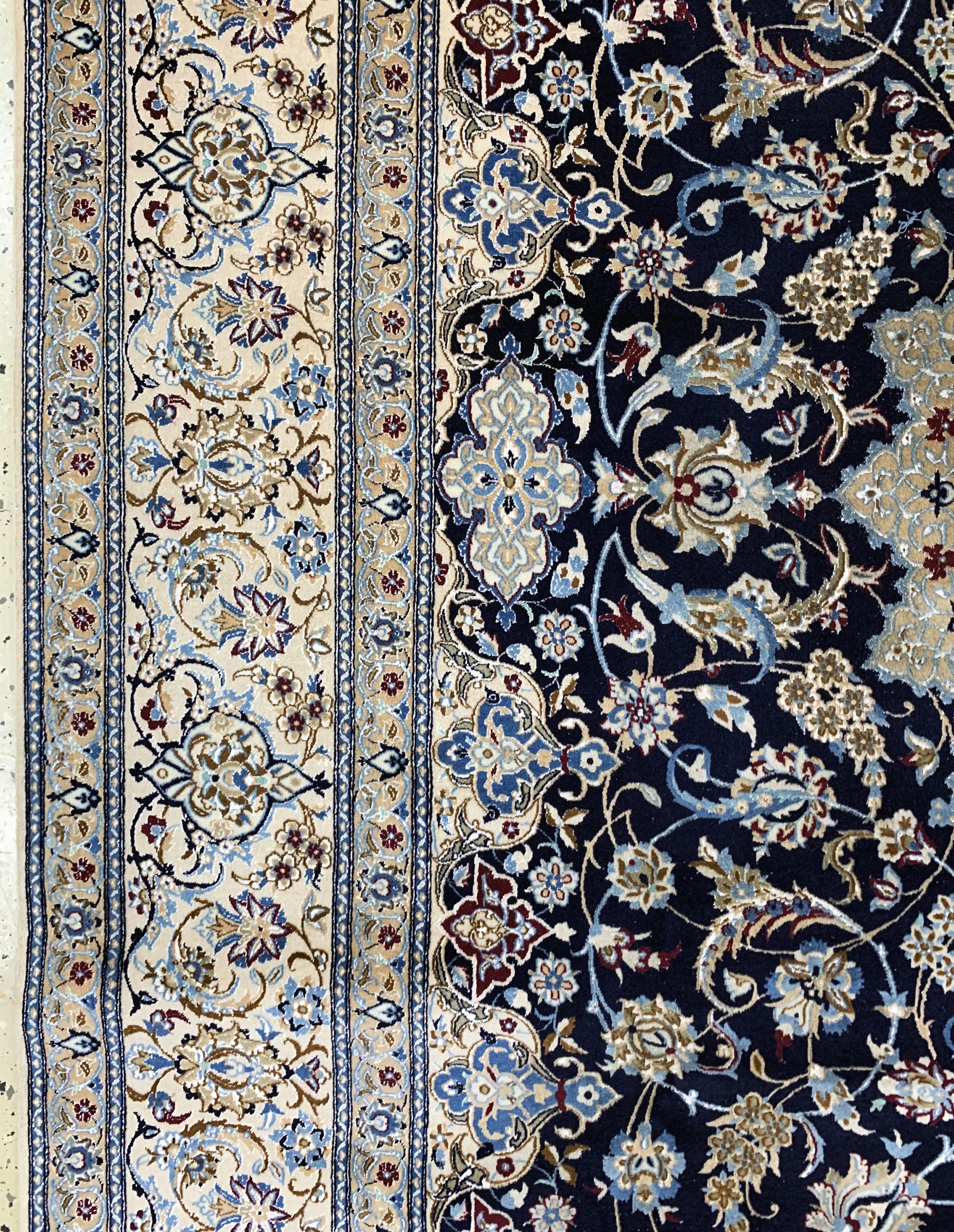 Detail e: Nain fein(6 La), Persien, Mitte 20.Jhd, Korkwolle mit Seide, ca. 307 x 213 cm, ca. 1,0Mio. Kn/qm, EHZ: 2,(eine Seite Fransen erneuert)